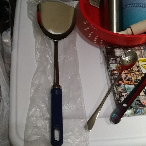 Bundle of kitchen accessories 14 pcs >$70 worth - Picture 6 of 16